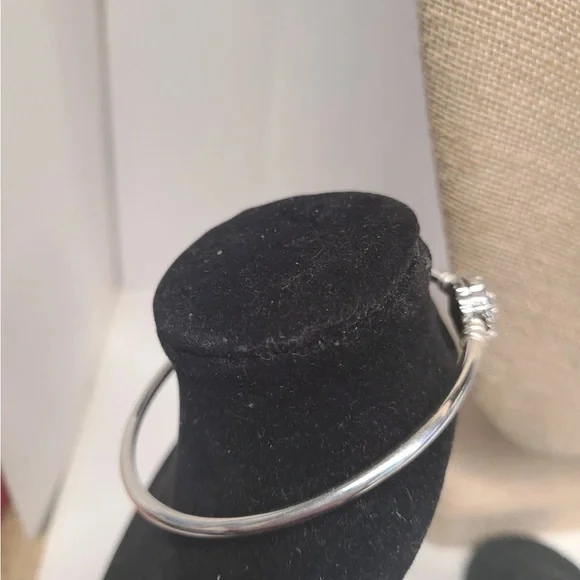 Pandora Snowflake Bracelet NWT - Picture 2 of 3